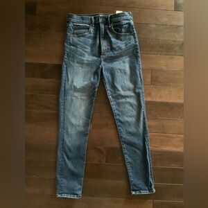 Abercrombie & Fitch Ultra High Rise Super Skinny Jean Size 6 Short
